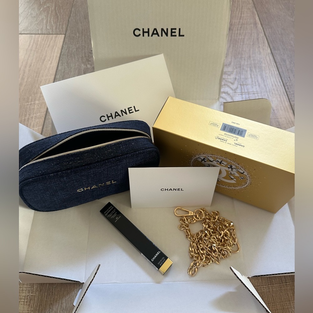 Chanel Holiday Set